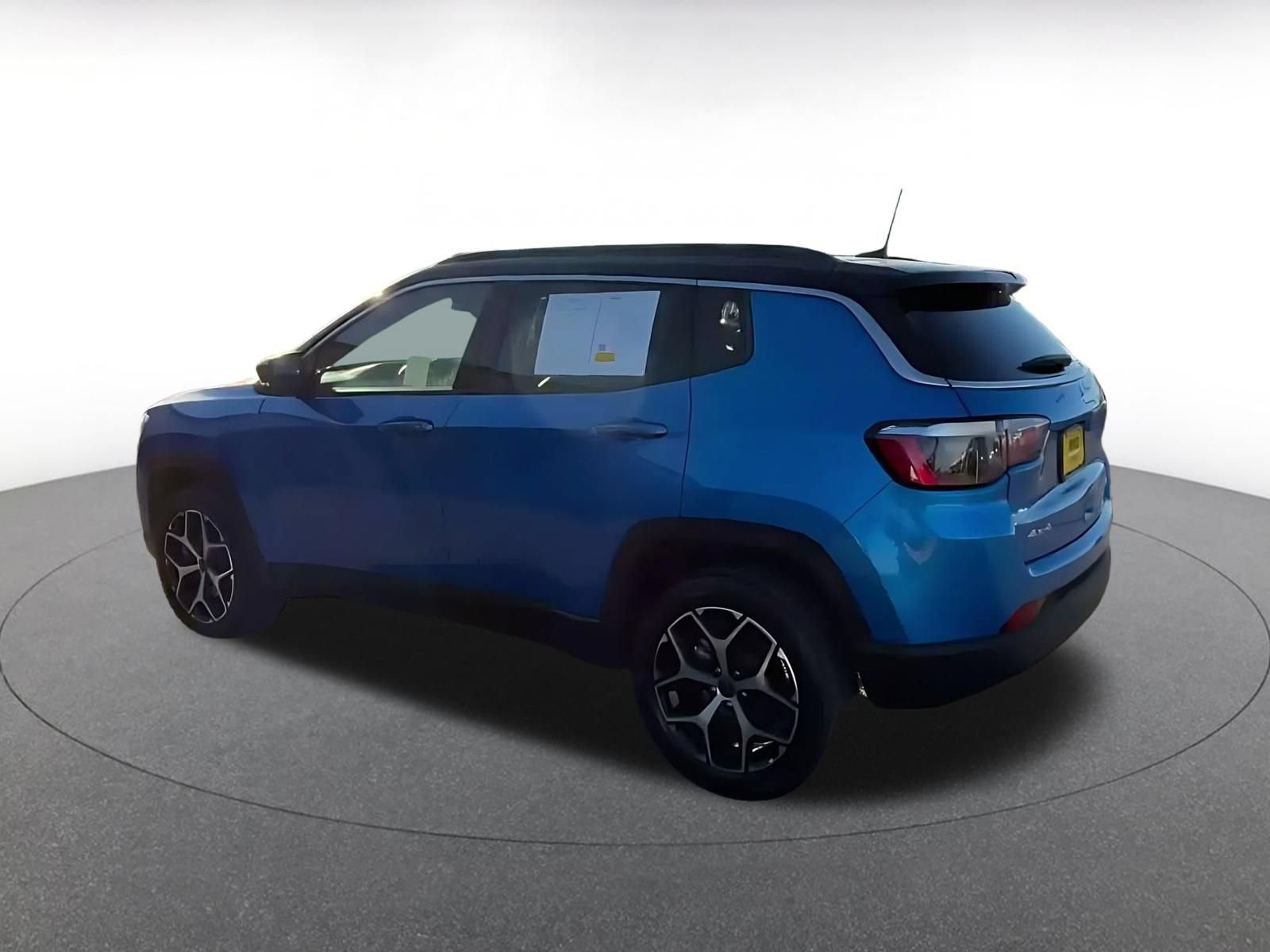 Thumbnail: 2025 Jeep Compass - 9
