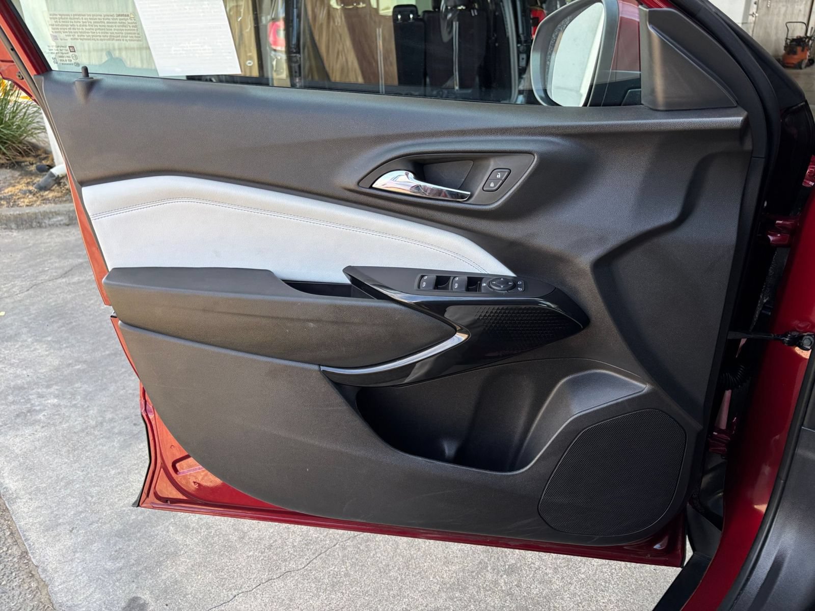 Thumbnail: 2025 Chevrolet Trax - 18