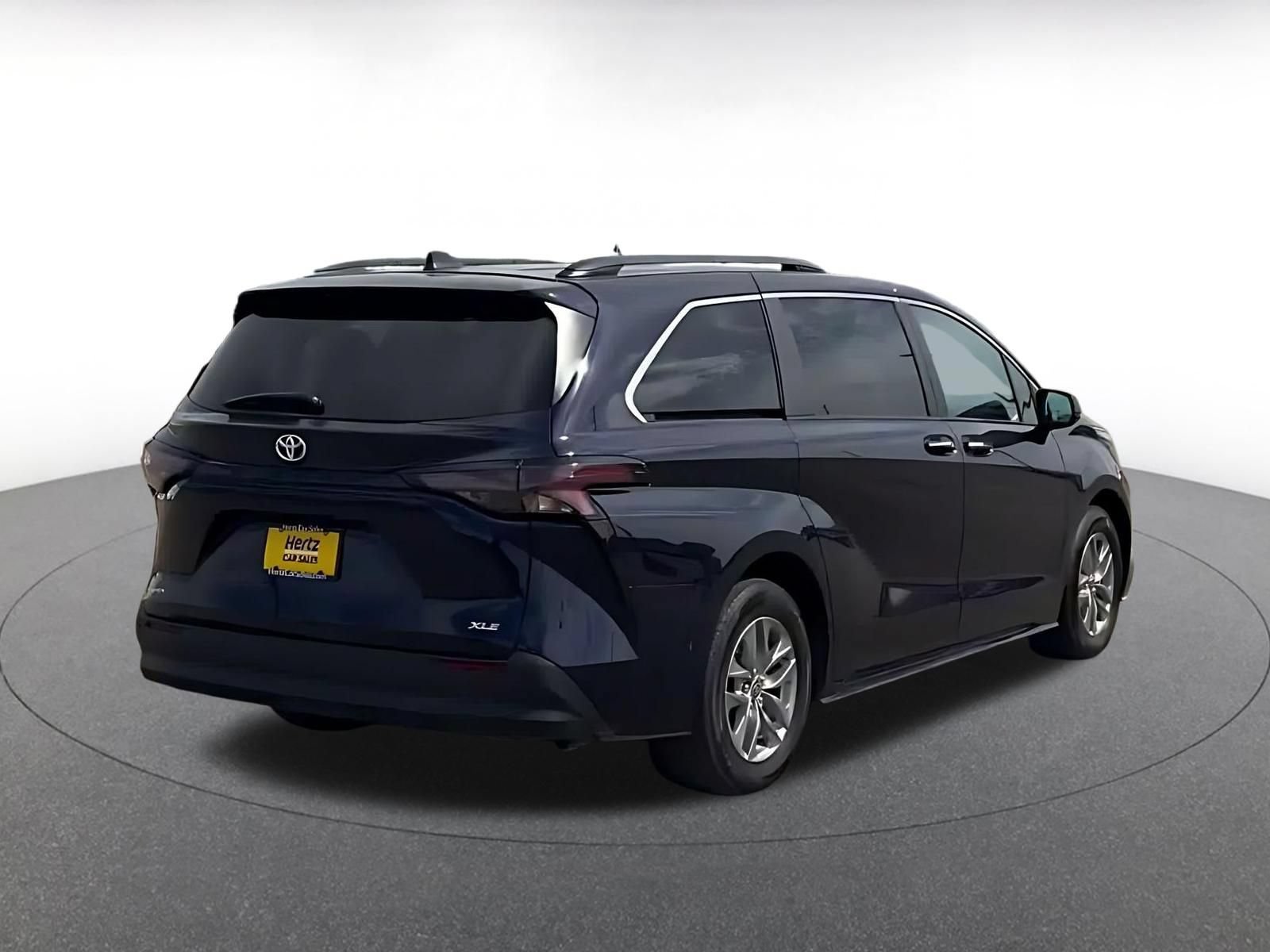 Thumbnail: 2025 Toyota Sienna - 13