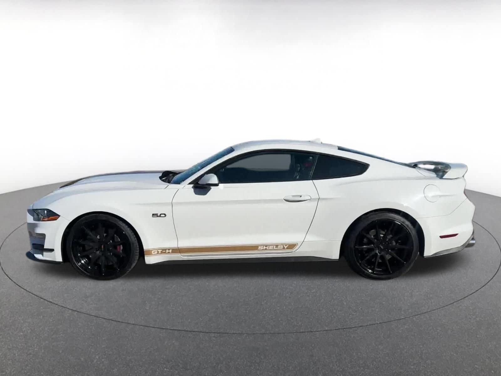 Thumbnail: 2022 Ford Mustang - 8