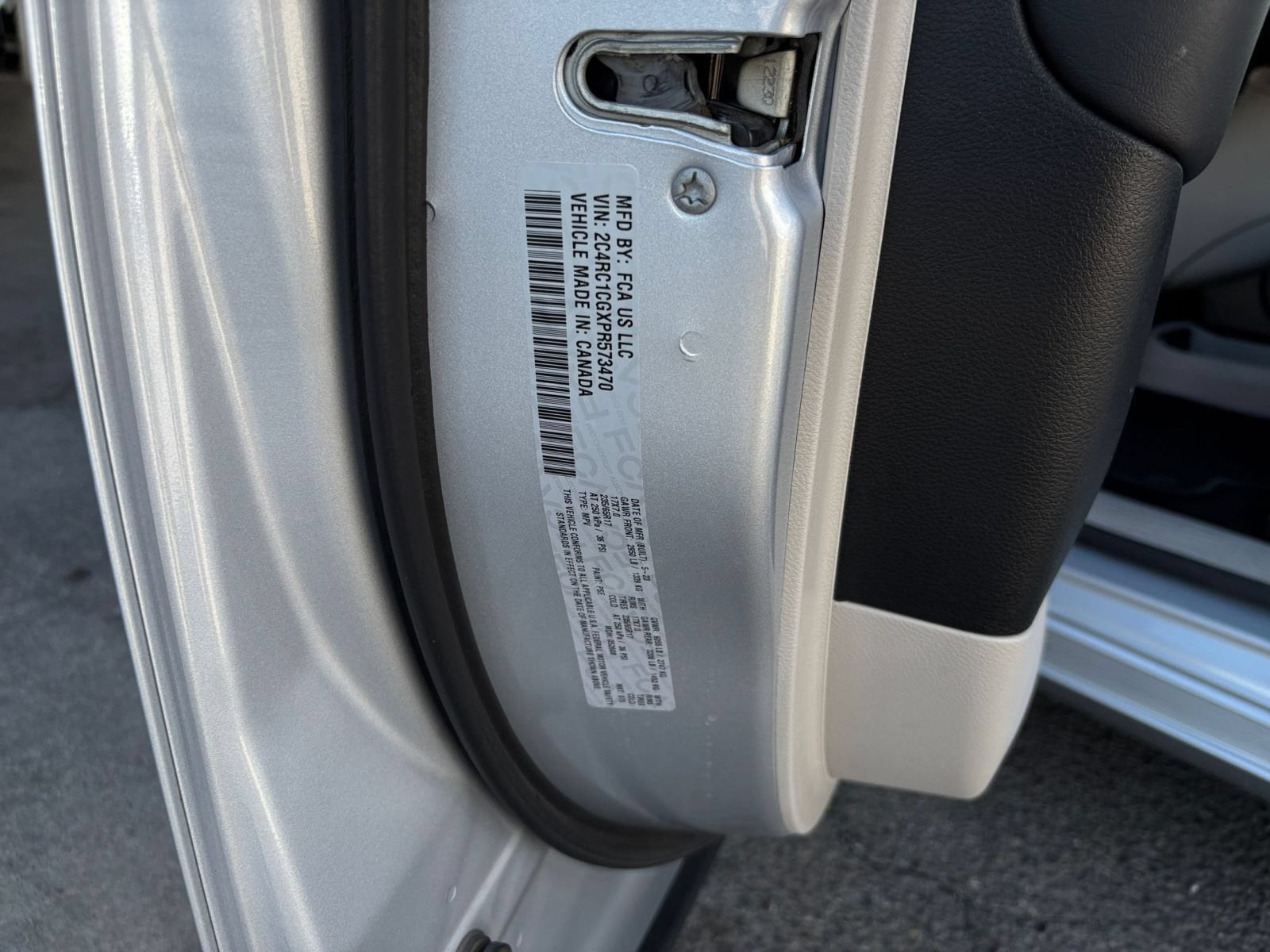 Thumbnail: 2023 Chrysler Voyager - 31