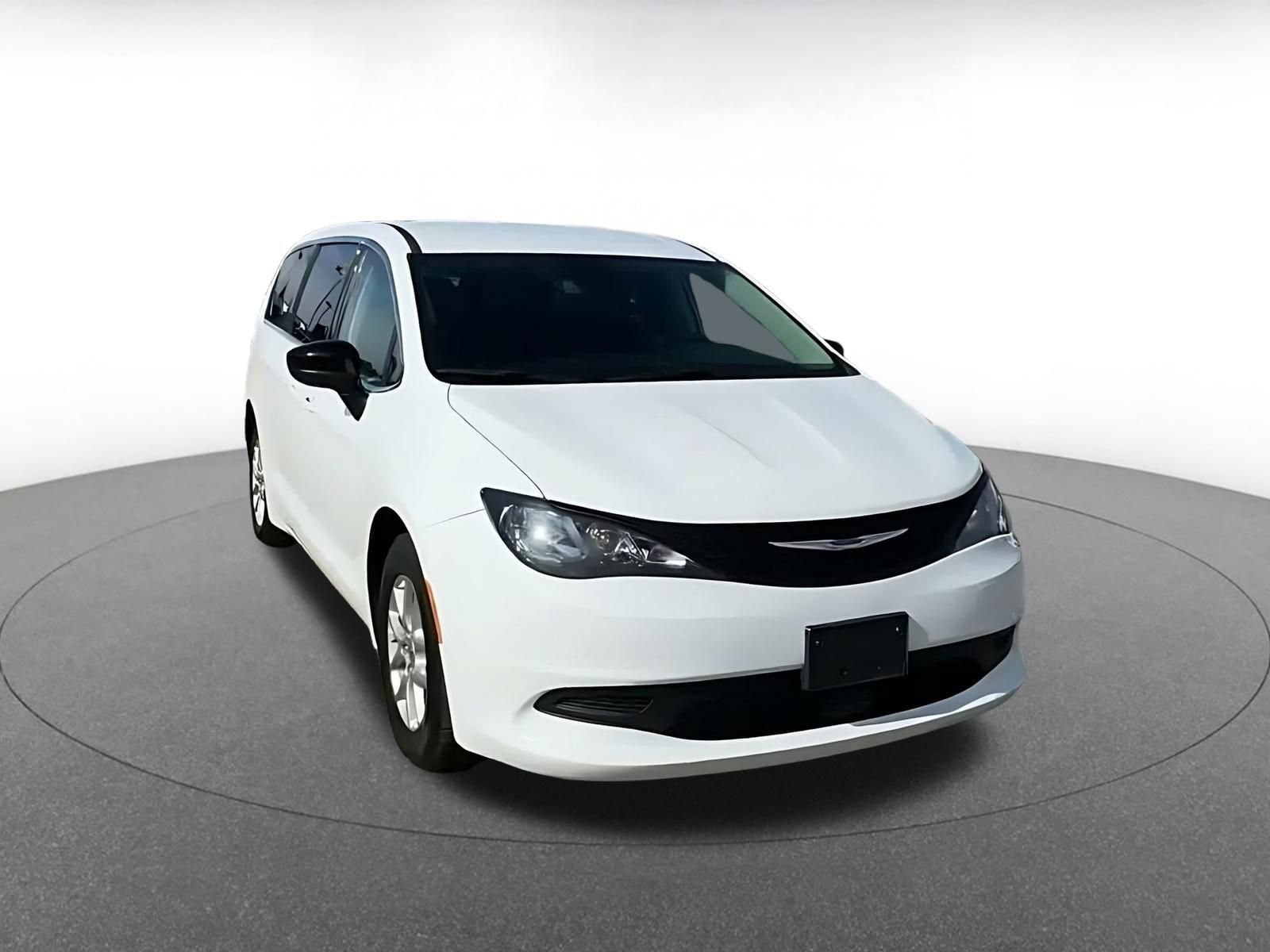 Thumbnail: 2024 Chrysler Voyager - 3