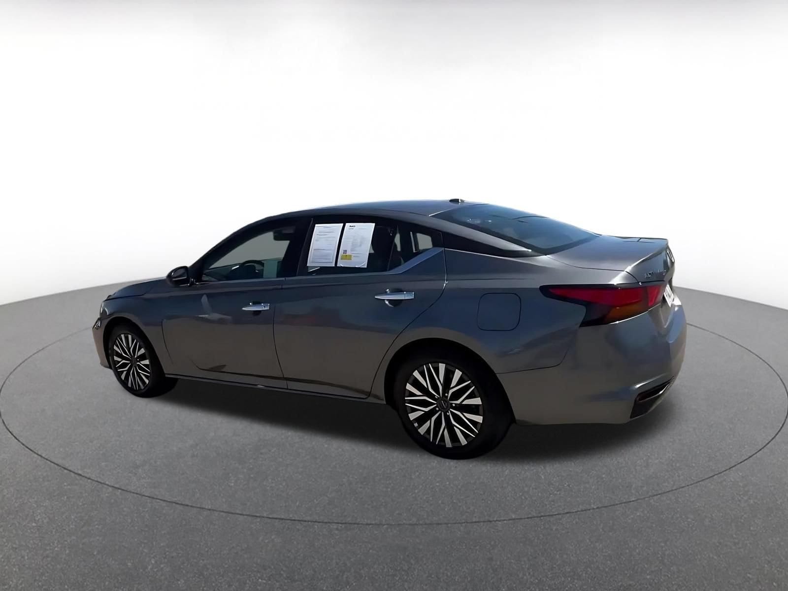 Thumbnail: 2025 Nissan Altima - 9