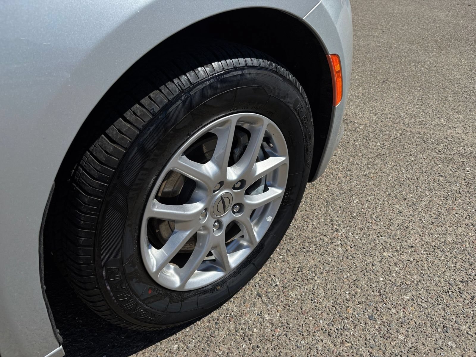 Thumbnail: 2023 Chrysler Voyager - 32