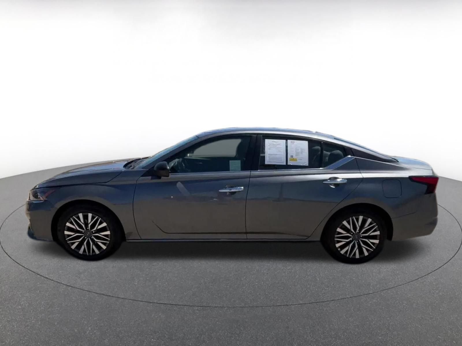 Thumbnail: 2025 Nissan Altima - 8