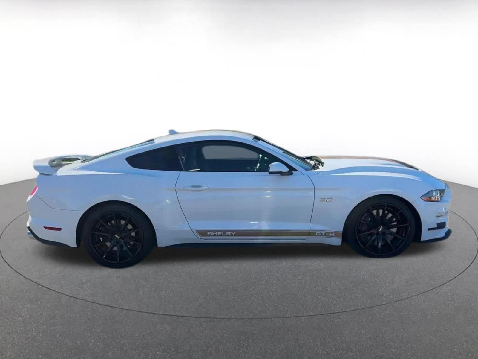 Thumbnail: 2022 Ford Mustang - 15