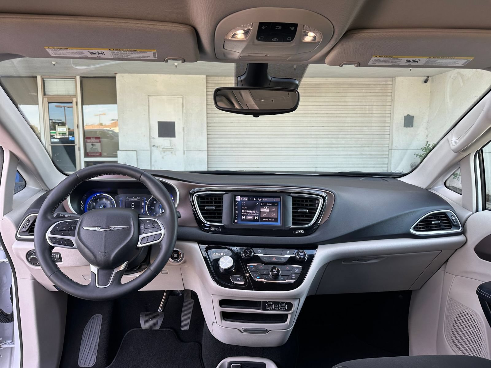 Thumbnail: 2024 Chrysler Voyager - 35