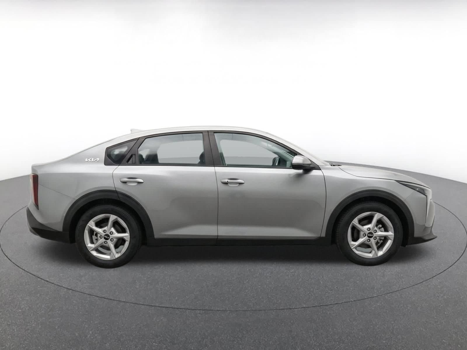 Thumbnail: 2026 Kia K4 - 9