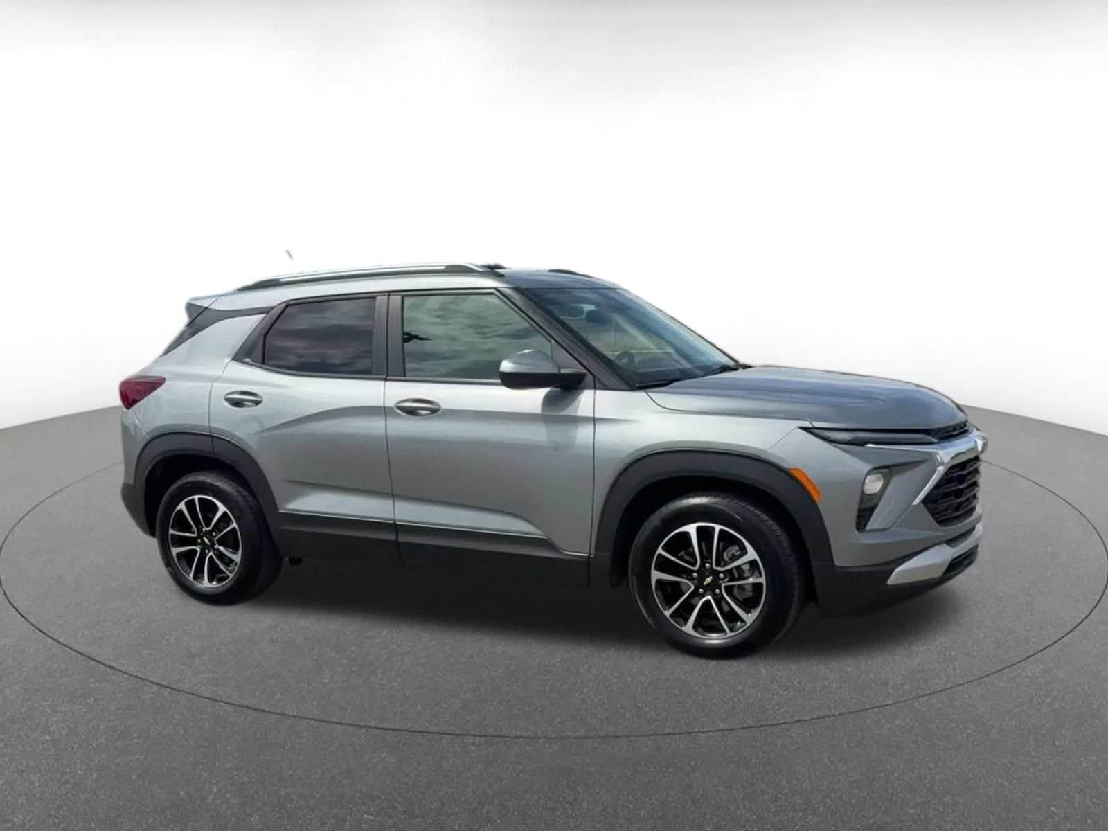 Thumbnail: 2025 Chevrolet TrailBlazer - 2