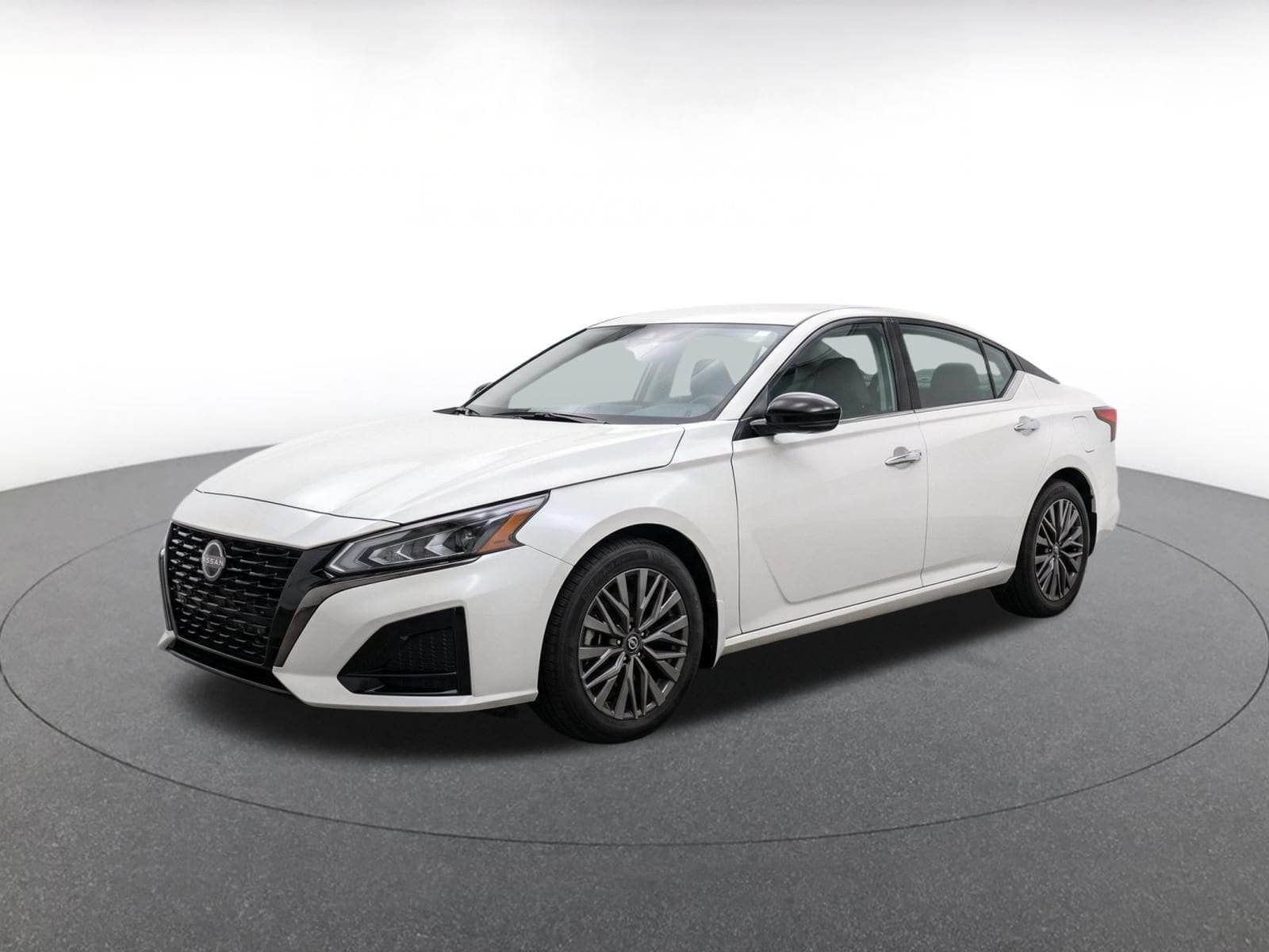 Thumbnail: 2025 Nissan Altima - 3