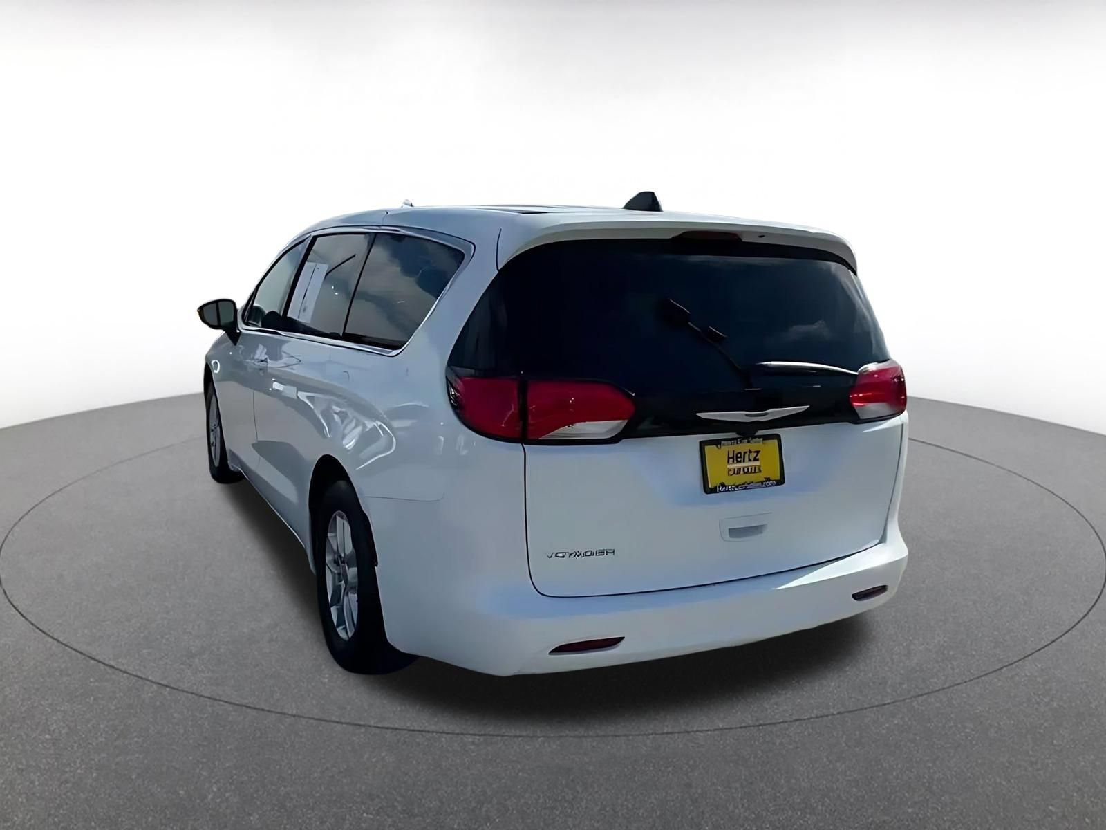 Thumbnail: 2024 Chrysler Voyager - 10