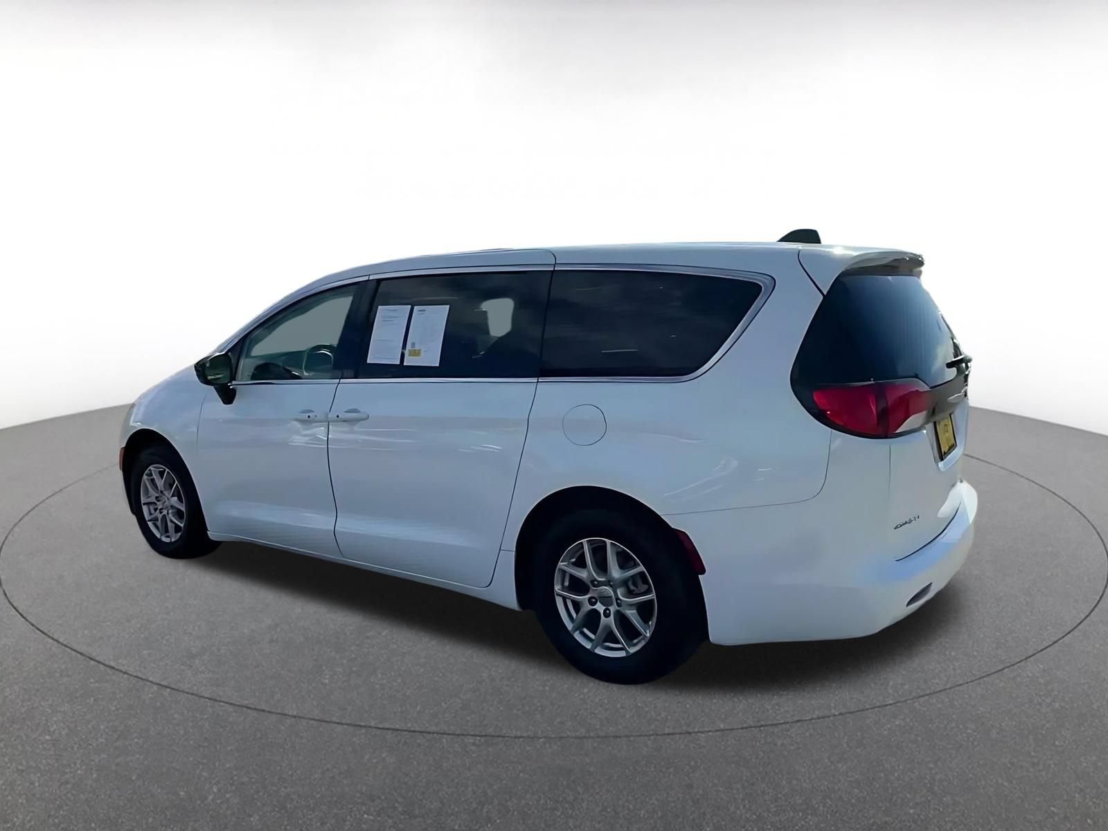 Thumbnail: 2024 Chrysler Voyager - 9