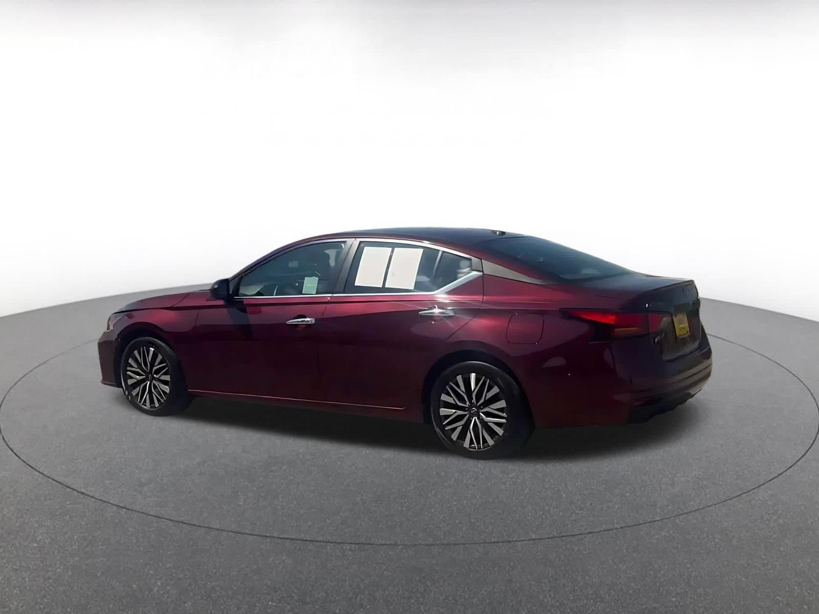 Thumbnail: 2025 Nissan Altima - 9