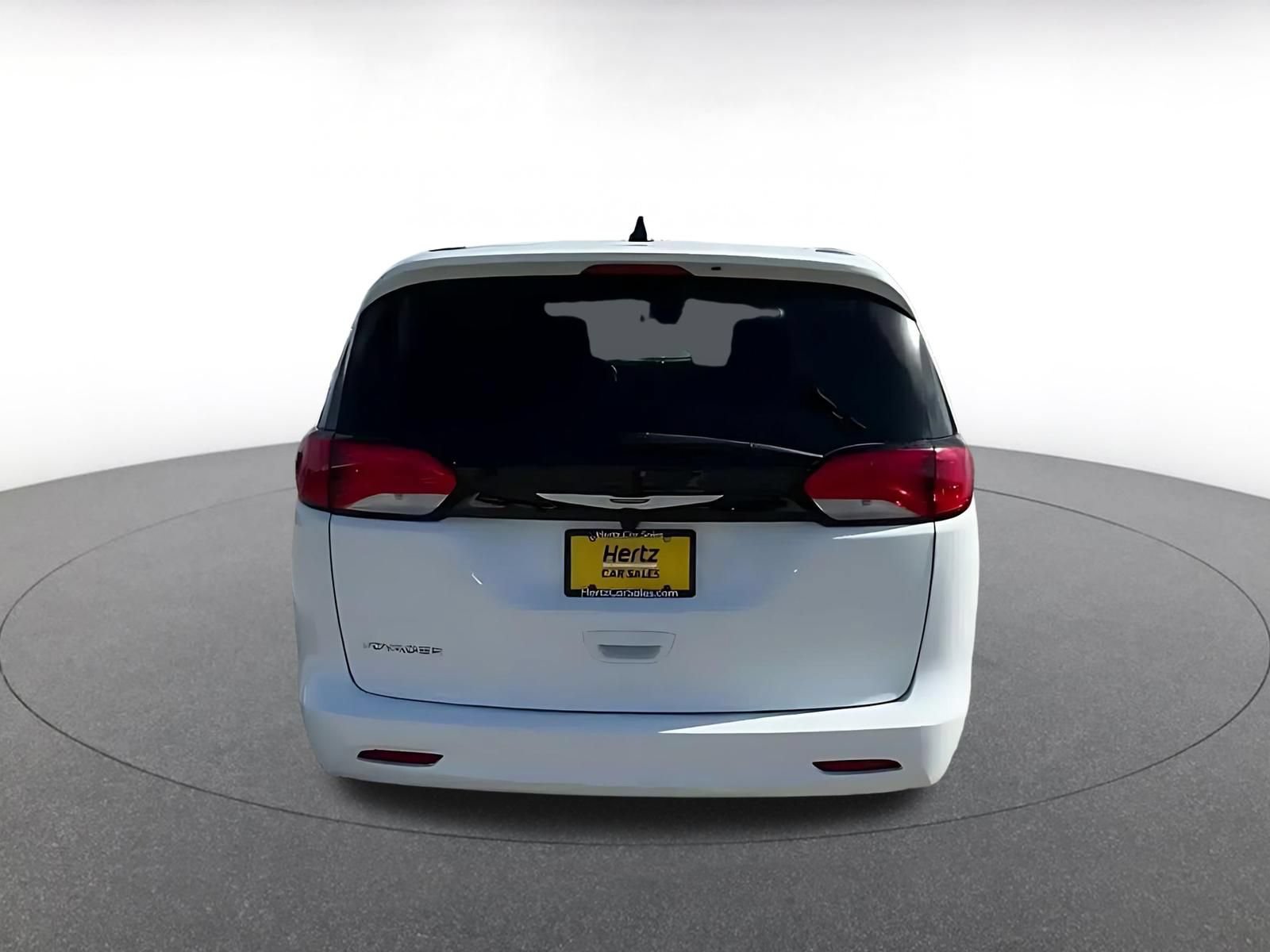 Thumbnail: 2024 Chrysler Voyager - 12