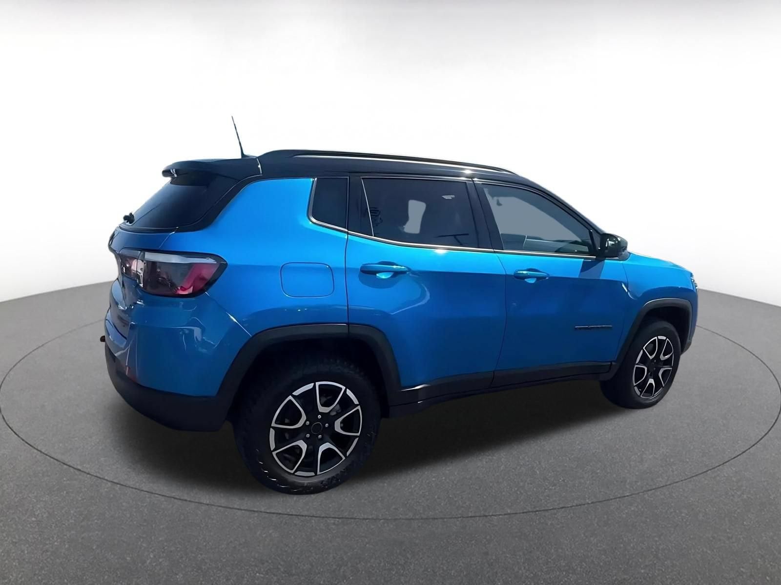Thumbnail: 2025 Jeep Compass - 14