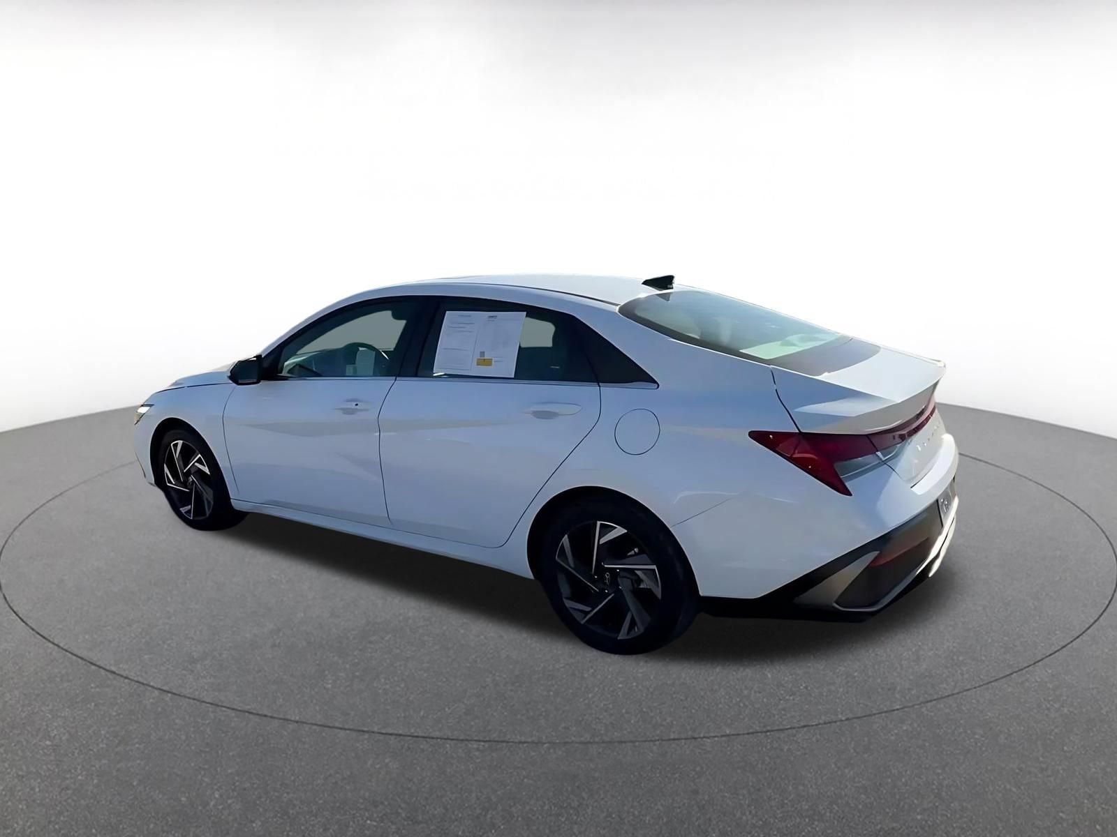 Thumbnail: 2025 Hyundai Elantra - 9