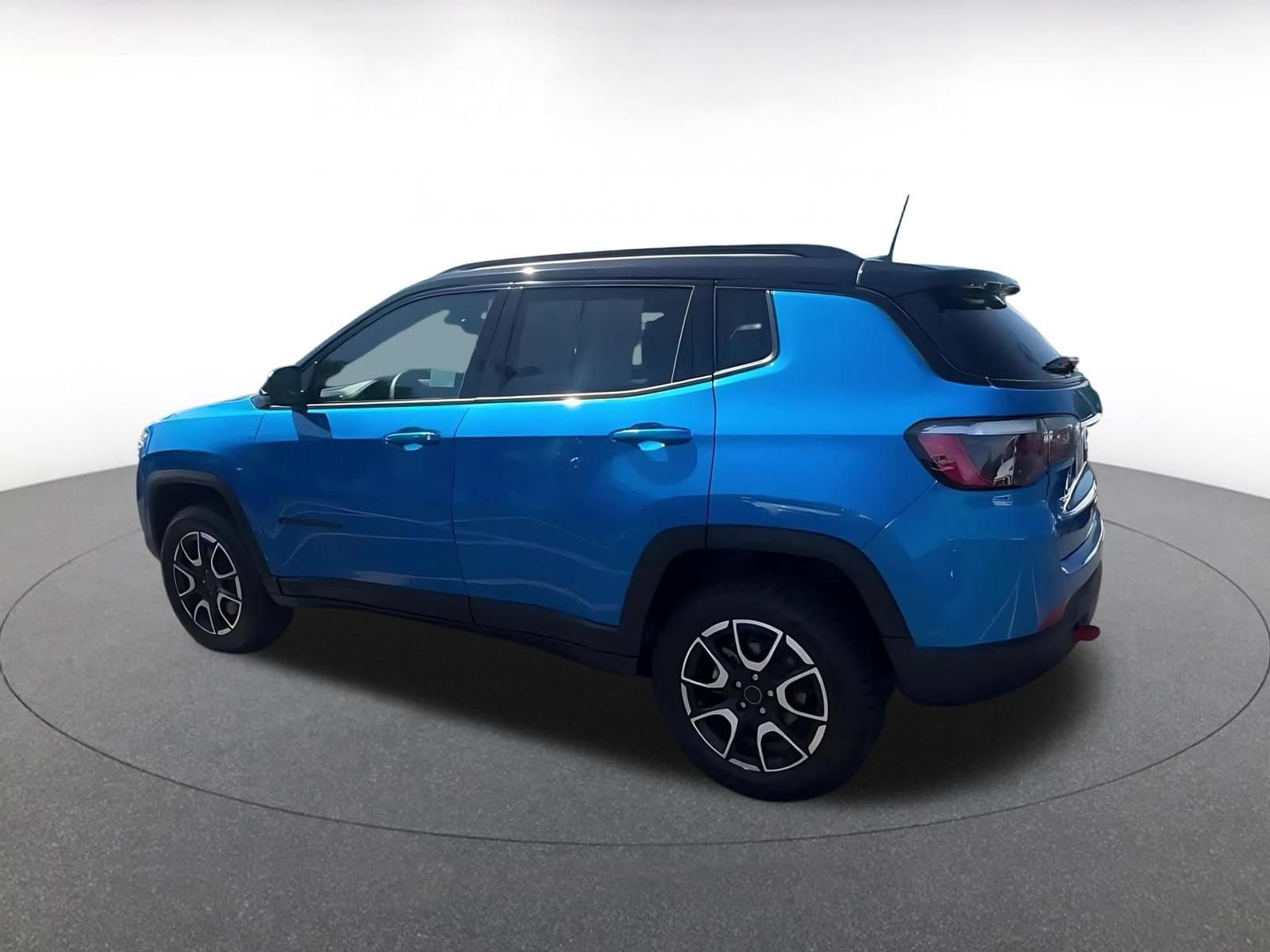 Thumbnail: 2025 Jeep Compass - 9