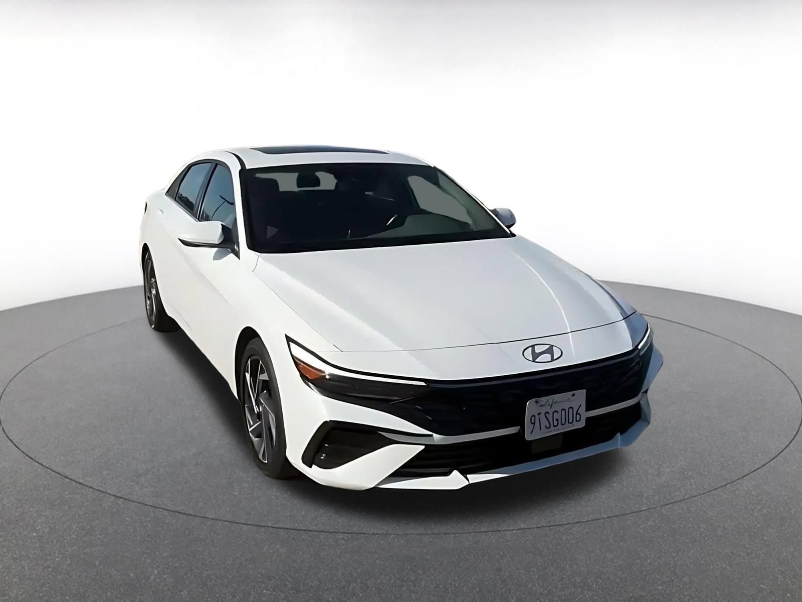 Thumbnail: 2025 Hyundai Elantra - 3