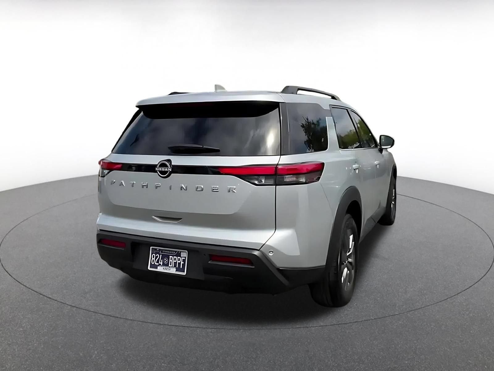 Thumbnail: 2025 Nissan Pathfinder - 13