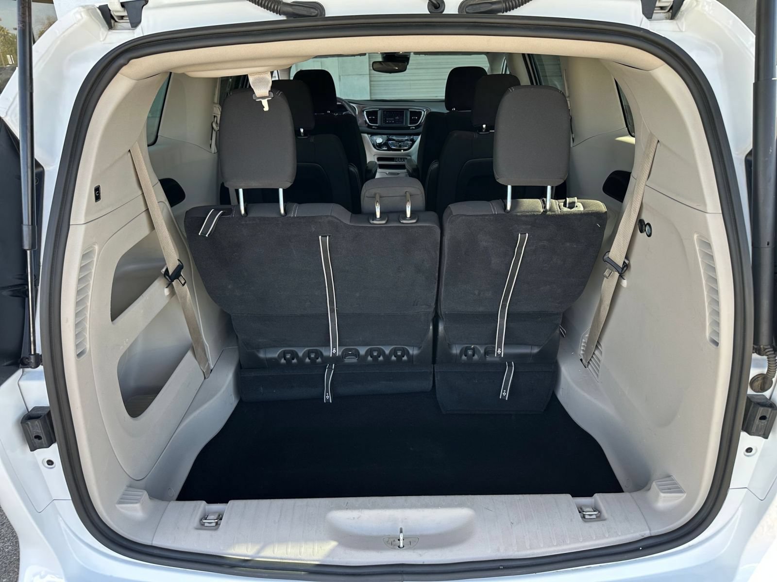 Thumbnail: 2024 Chrysler Voyager - 33