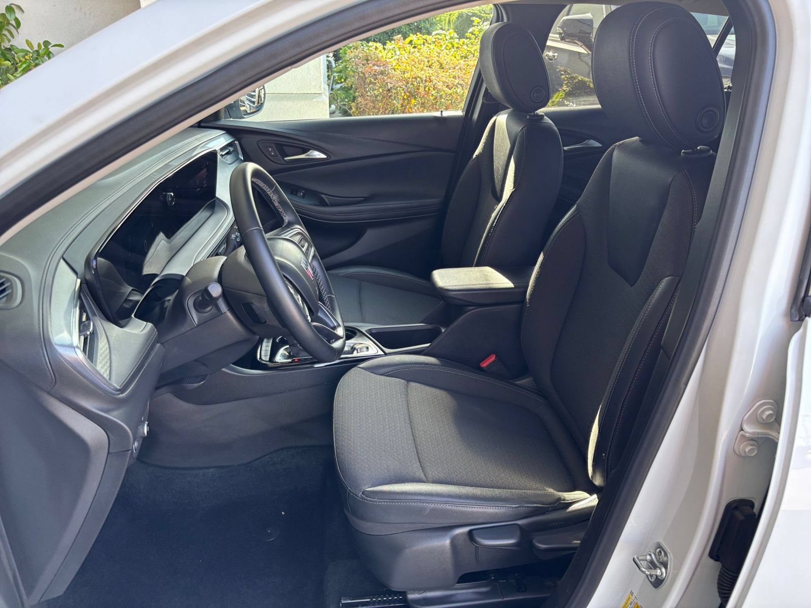 Thumbnail: 2025 Buick Encore GX - 35
