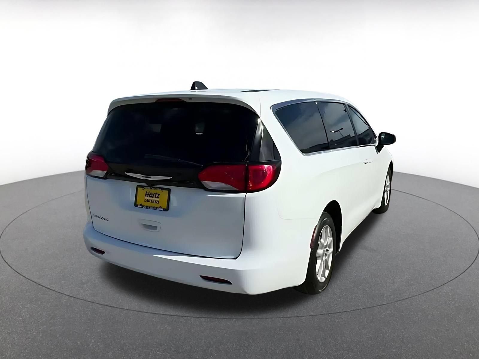 Thumbnail: 2024 Chrysler Voyager - 13