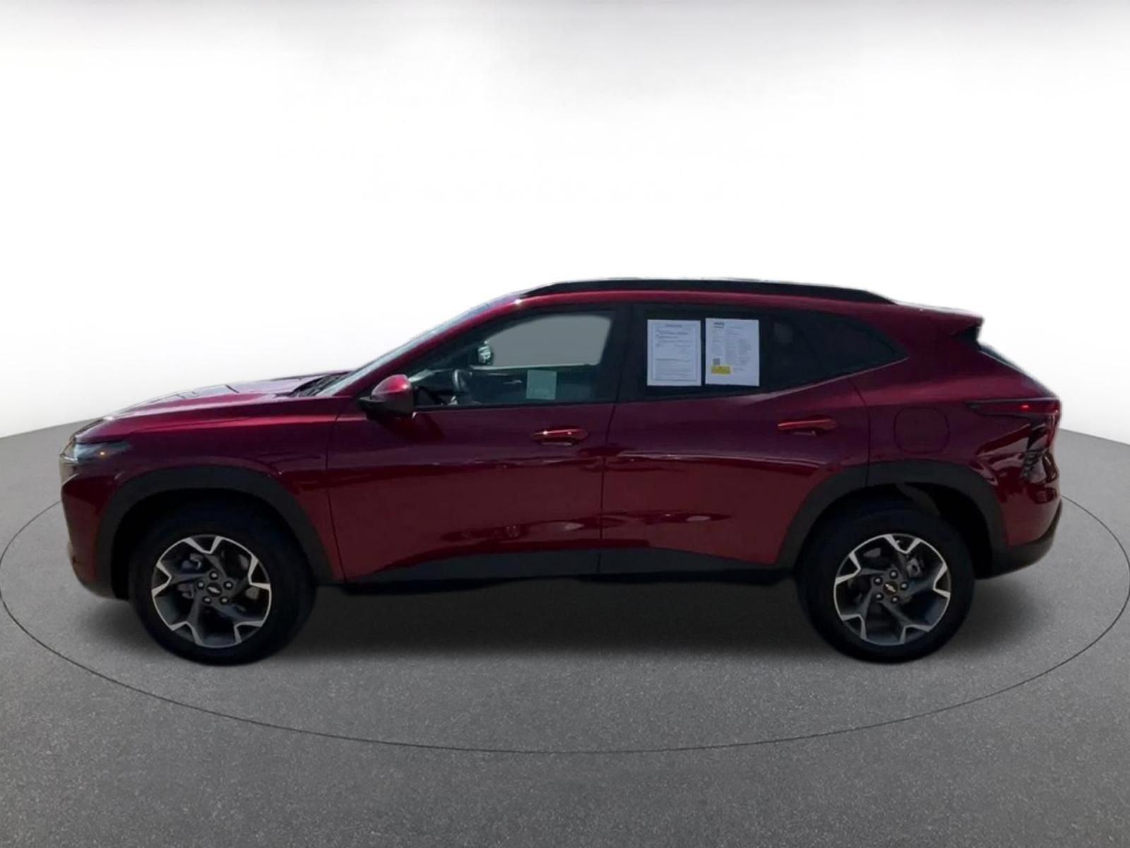 Thumbnail: 2025 Chevrolet Trax - 8