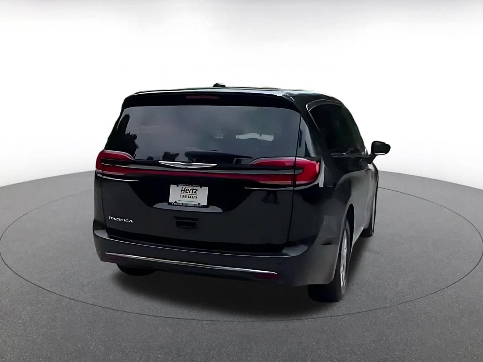 Thumbnail: 2025 Chrysler Pacifica - 15