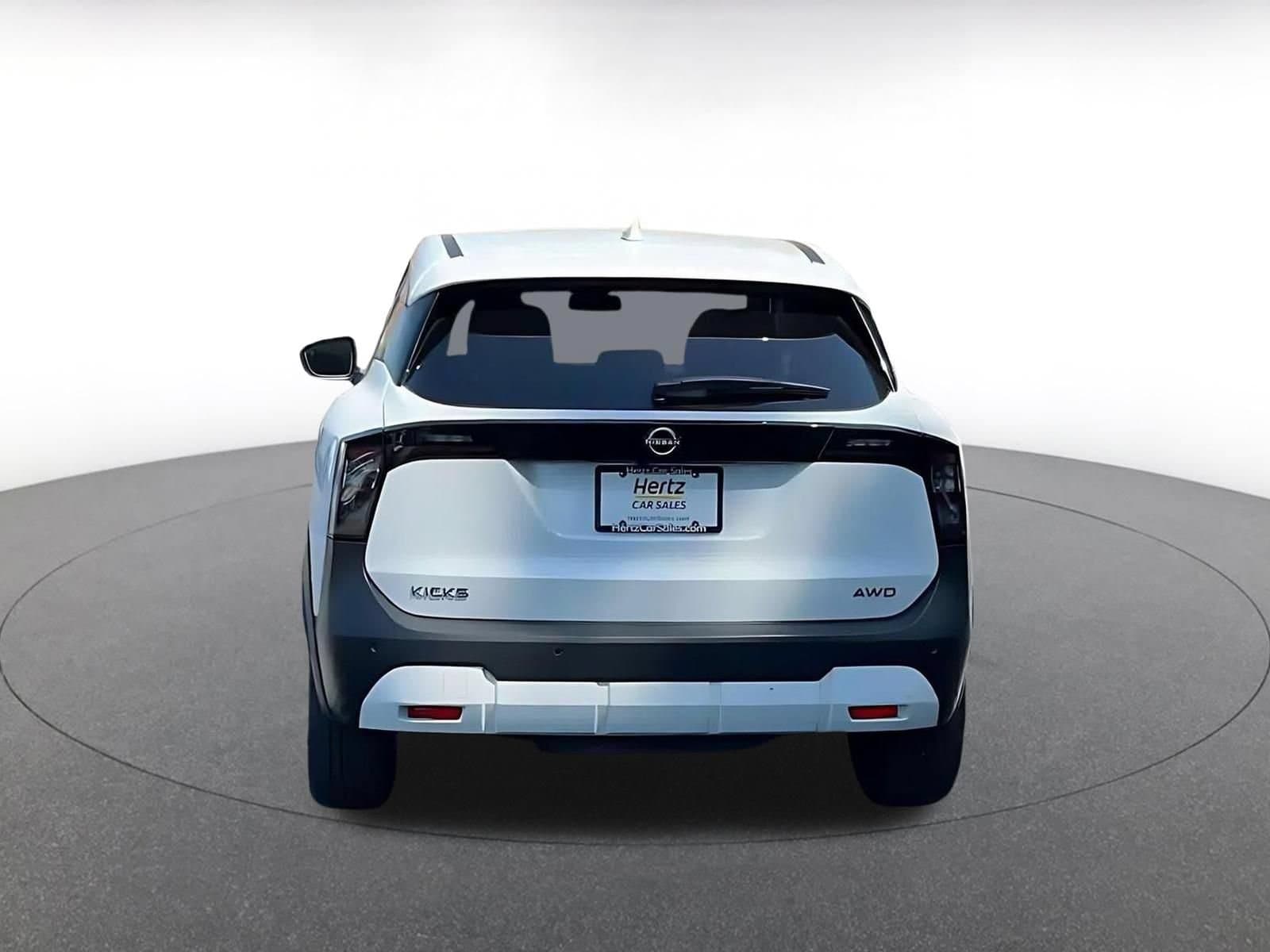 Thumbnail: 2025 Nissan Kicks - 12