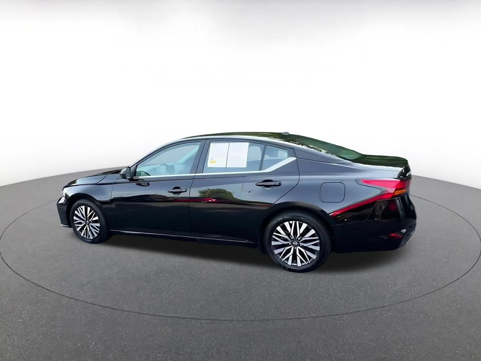 Thumbnail: 2026 Nissan Altima - 9