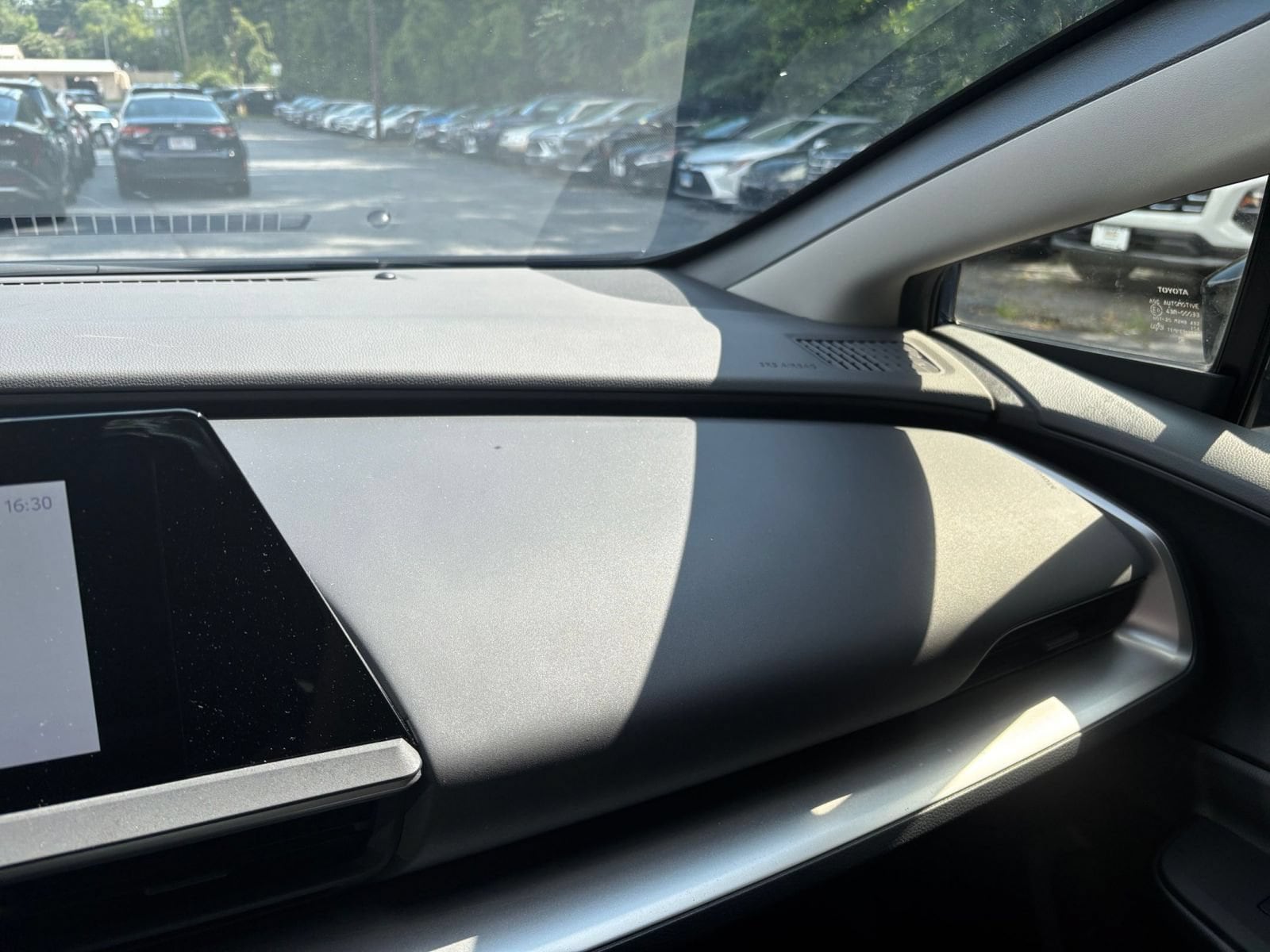 Thumbnail: 2025 Toyota Prius - 29