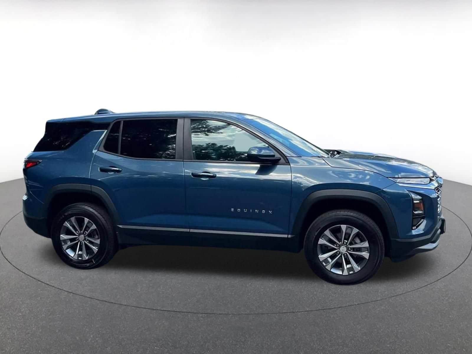 Thumbnail: 2025 Chevrolet Equinox - 18