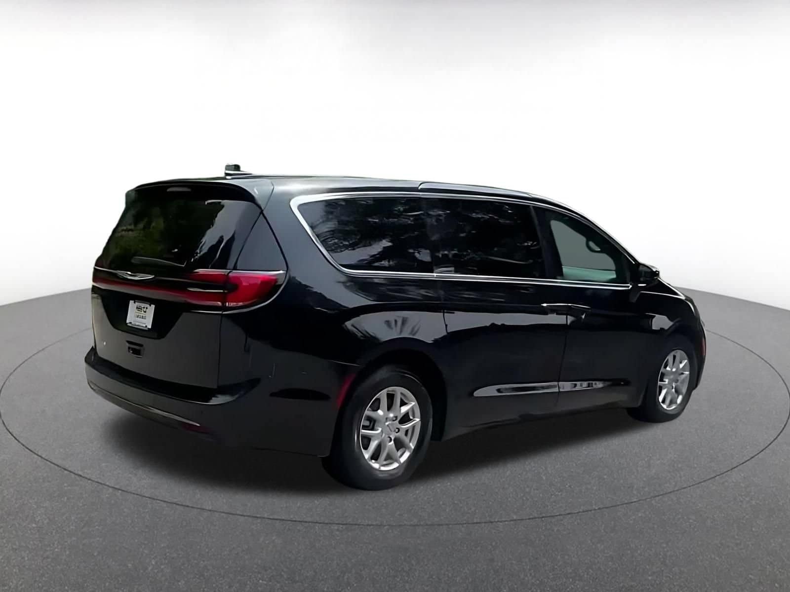 Thumbnail: 2025 Chrysler Pacifica - 12