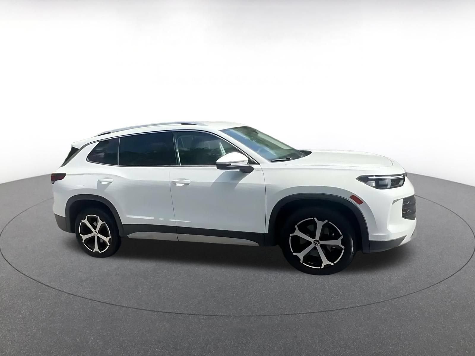 Thumbnail: 2026 Volkswagen Tiguan - 2