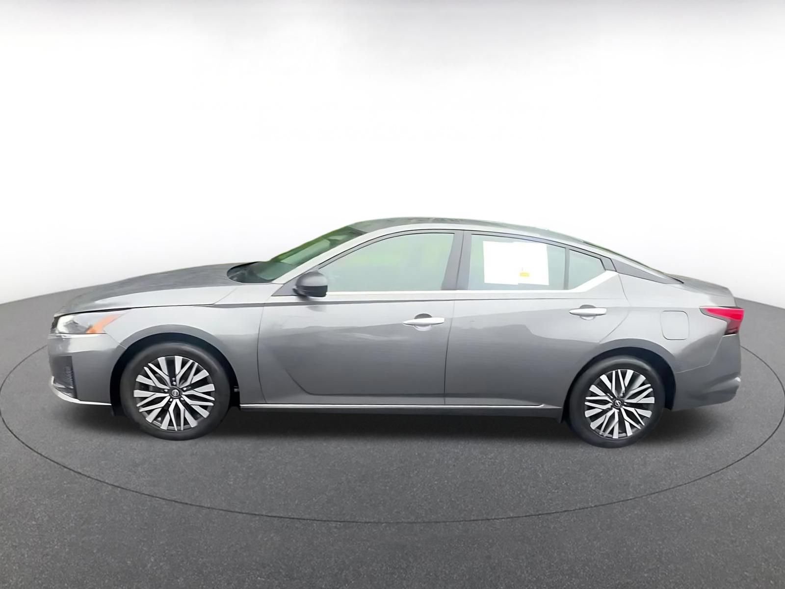 Thumbnail: 2025 Nissan Altima - 8