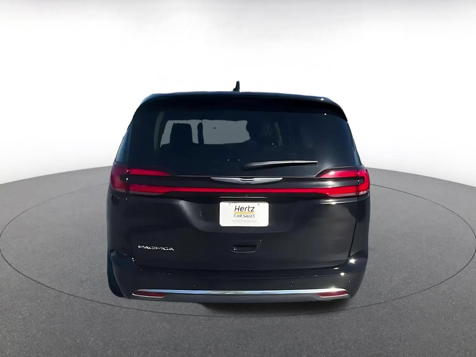 Thumbnail: 2024 Chrysler Pacifica - 10