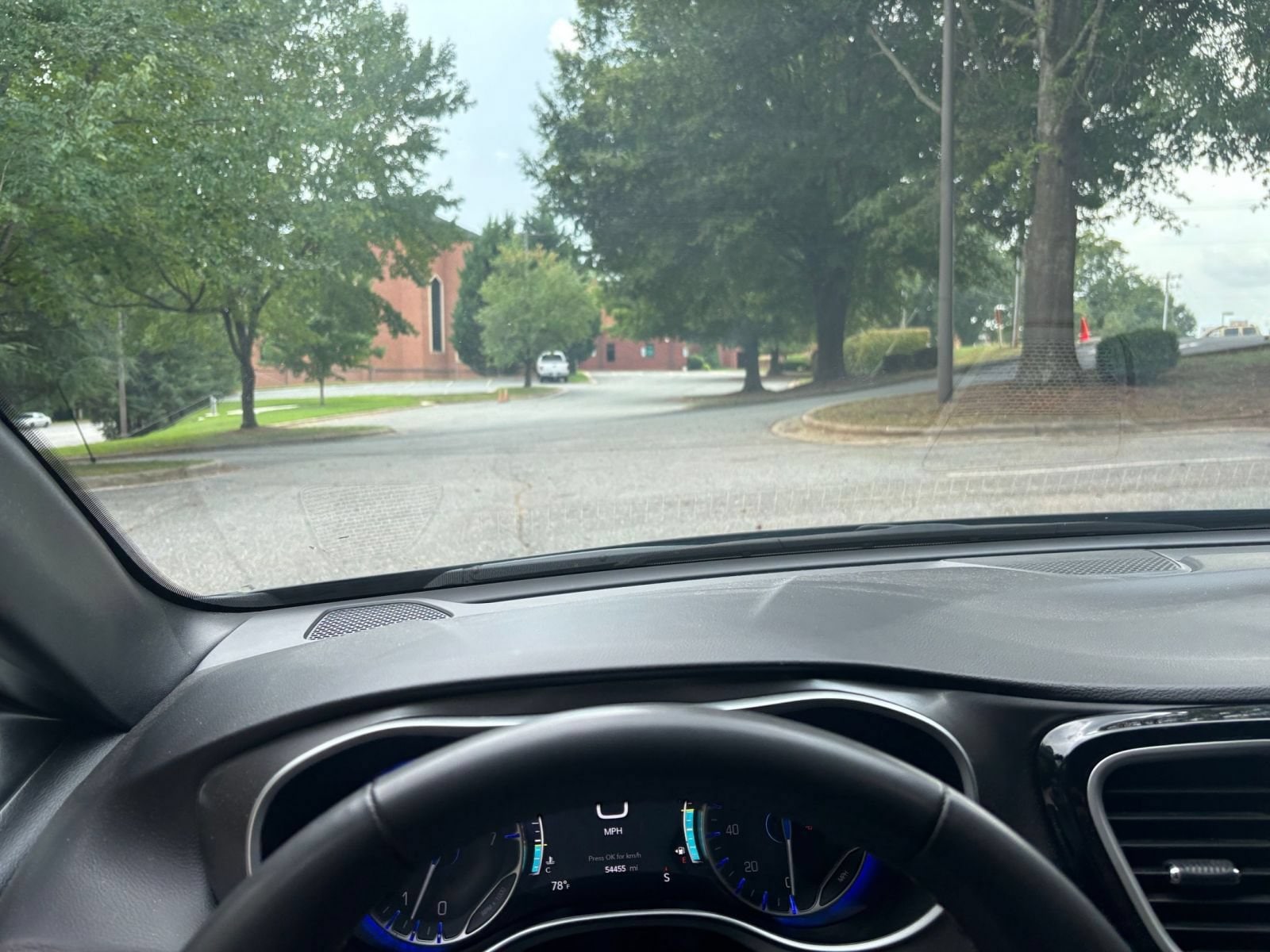 Thumbnail: 2025 Chrysler Pacifica - 30