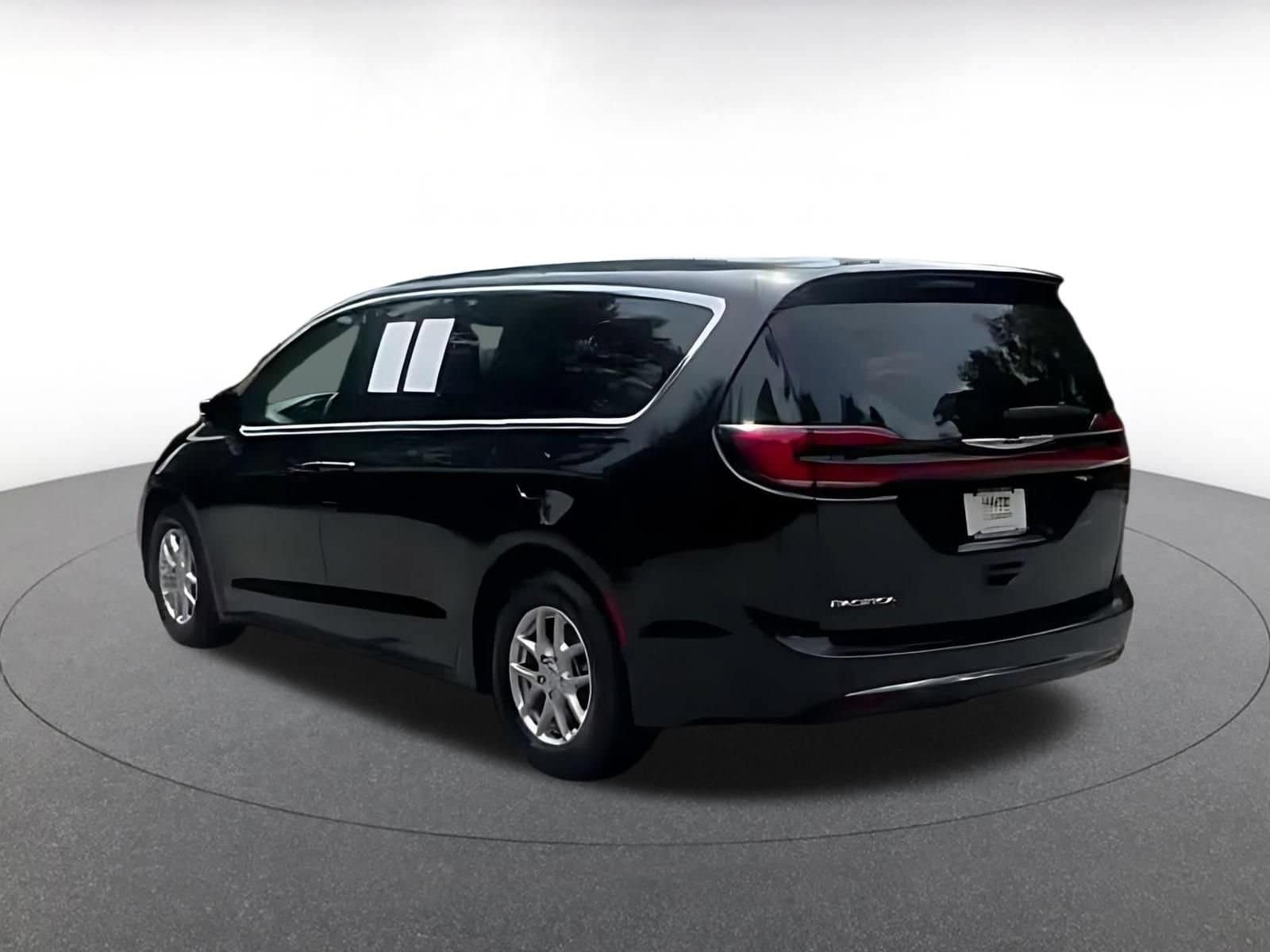 Thumbnail: 2025 Chrysler Pacifica - 14