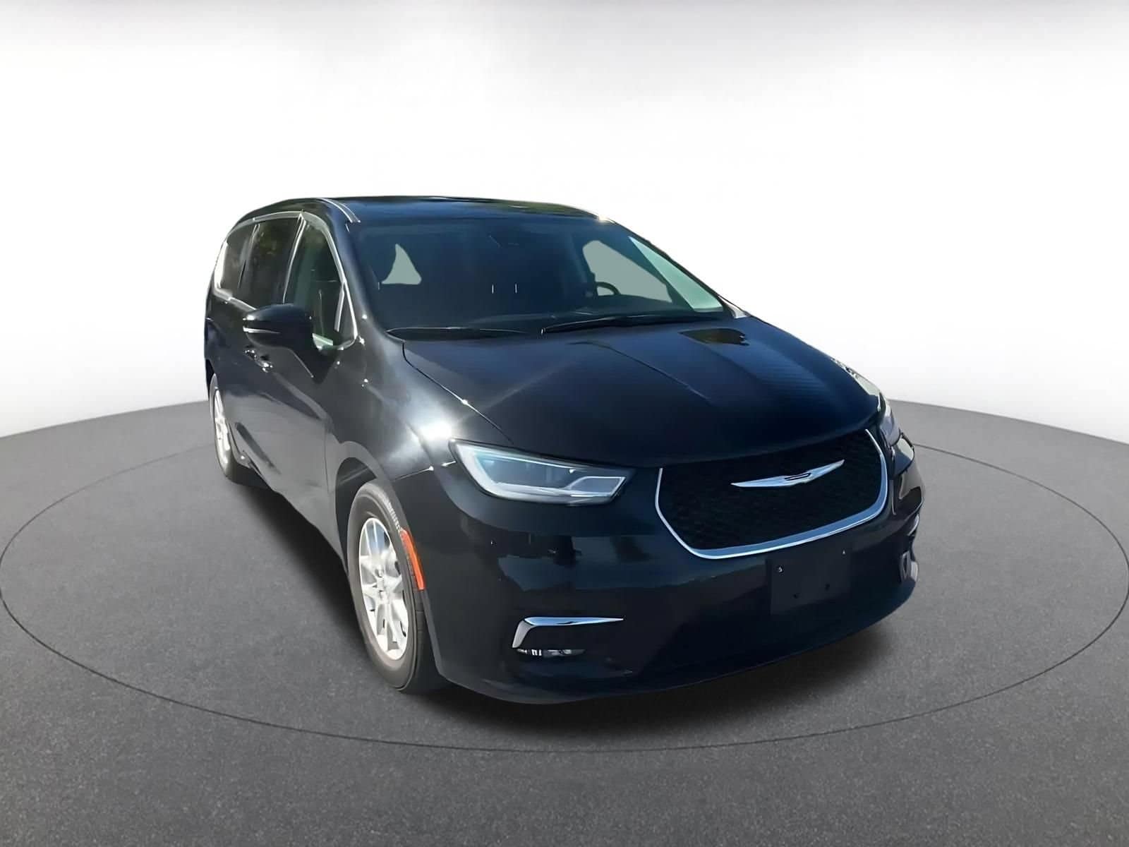 Thumbnail: 2024 Chrysler Pacifica - 3