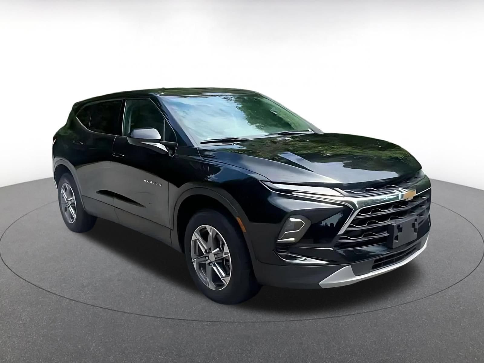 Thumbnail: 2025 Chevrolet Blazer - 3