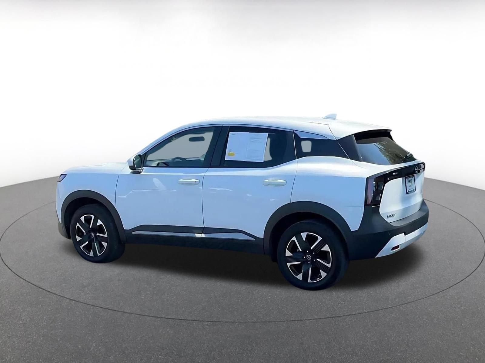 Thumbnail: 2025 Nissan Kicks - 9