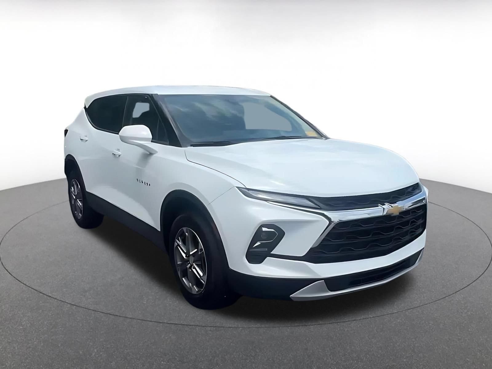 Thumbnail: 2025 Chevrolet Blazer - 3