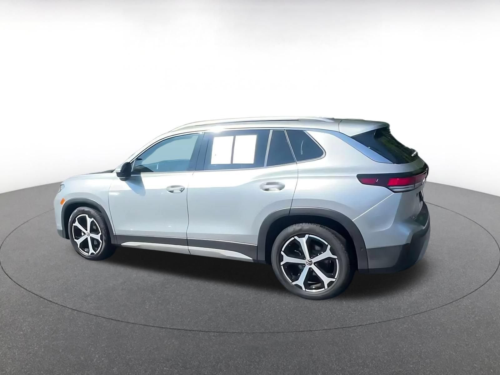 Thumbnail: 2026 Volkswagen Tiguan - 9
