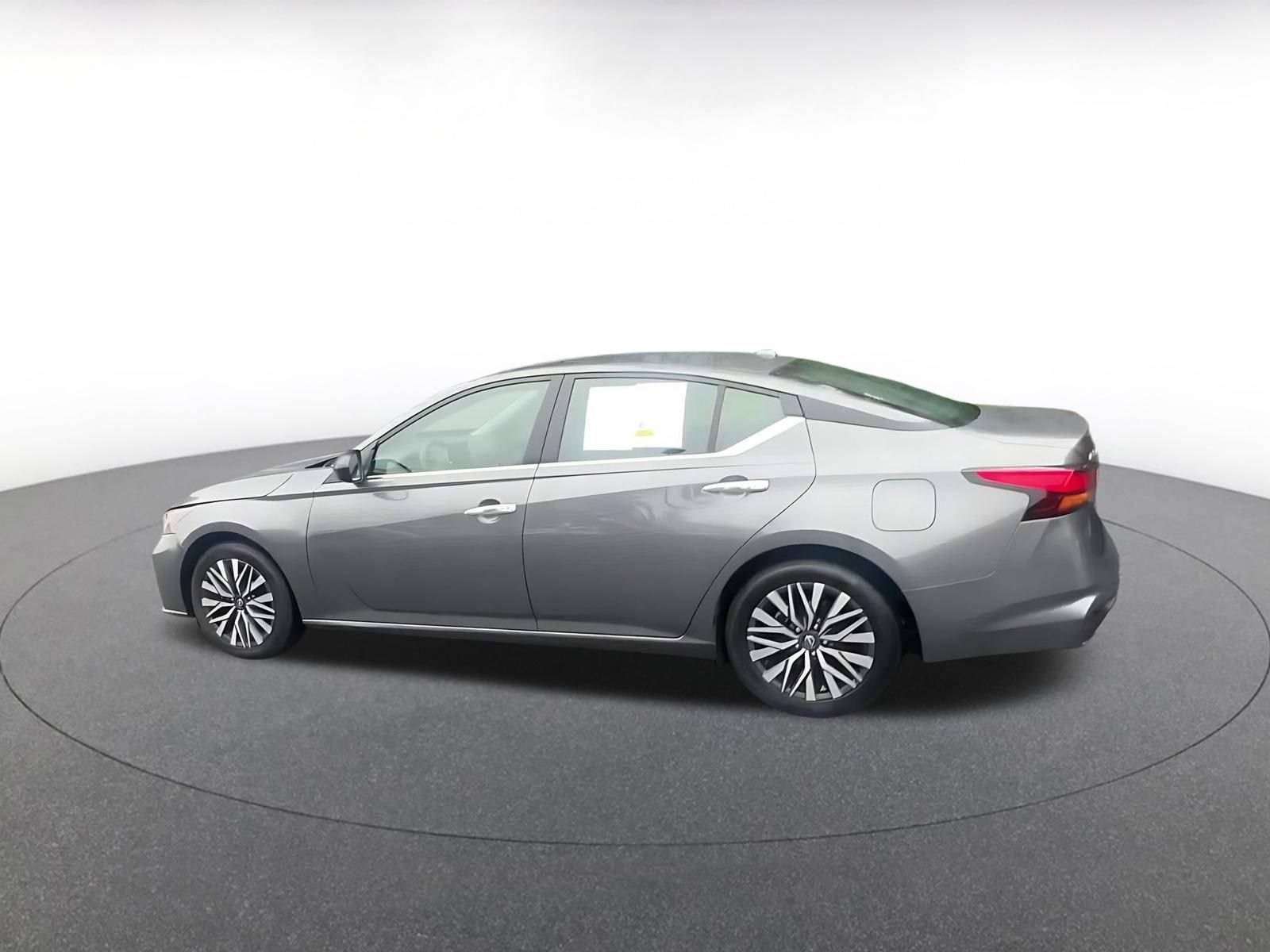 Thumbnail: 2025 Nissan Altima - 9