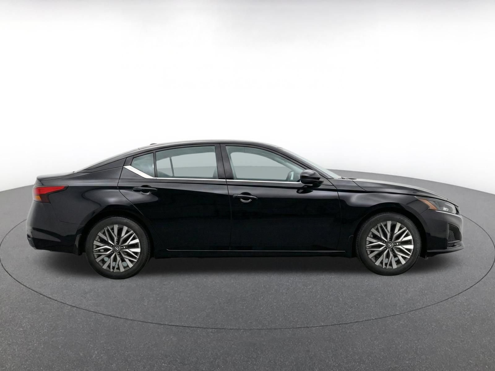 Thumbnail: 2025 Nissan Altima - 13