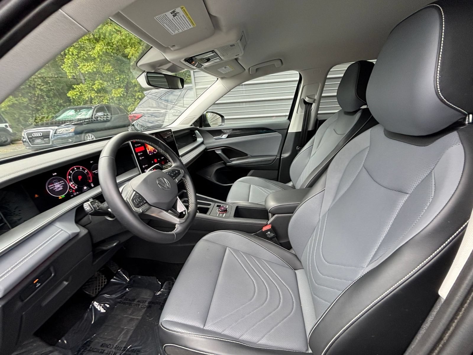 Thumbnail: 2026 Volkswagen Tiguan - 32