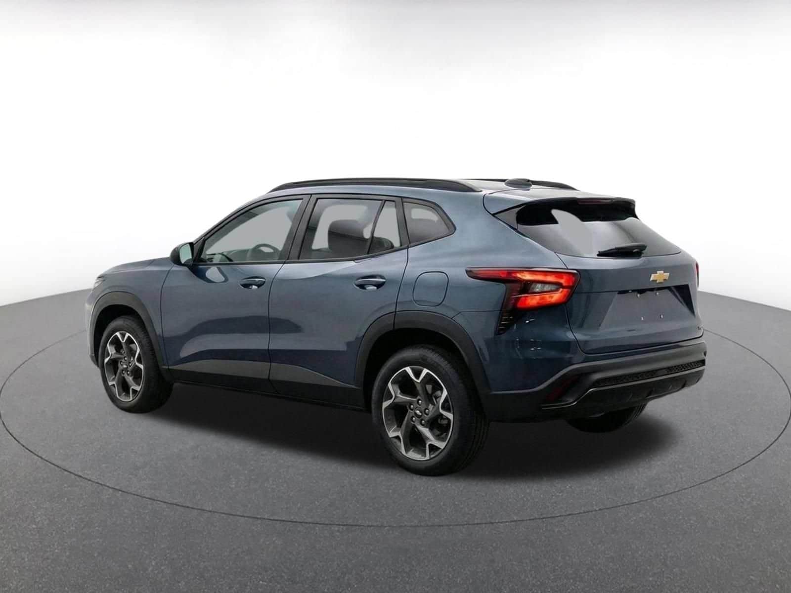 Thumbnail: 2025 Chevrolet Trax - 5
