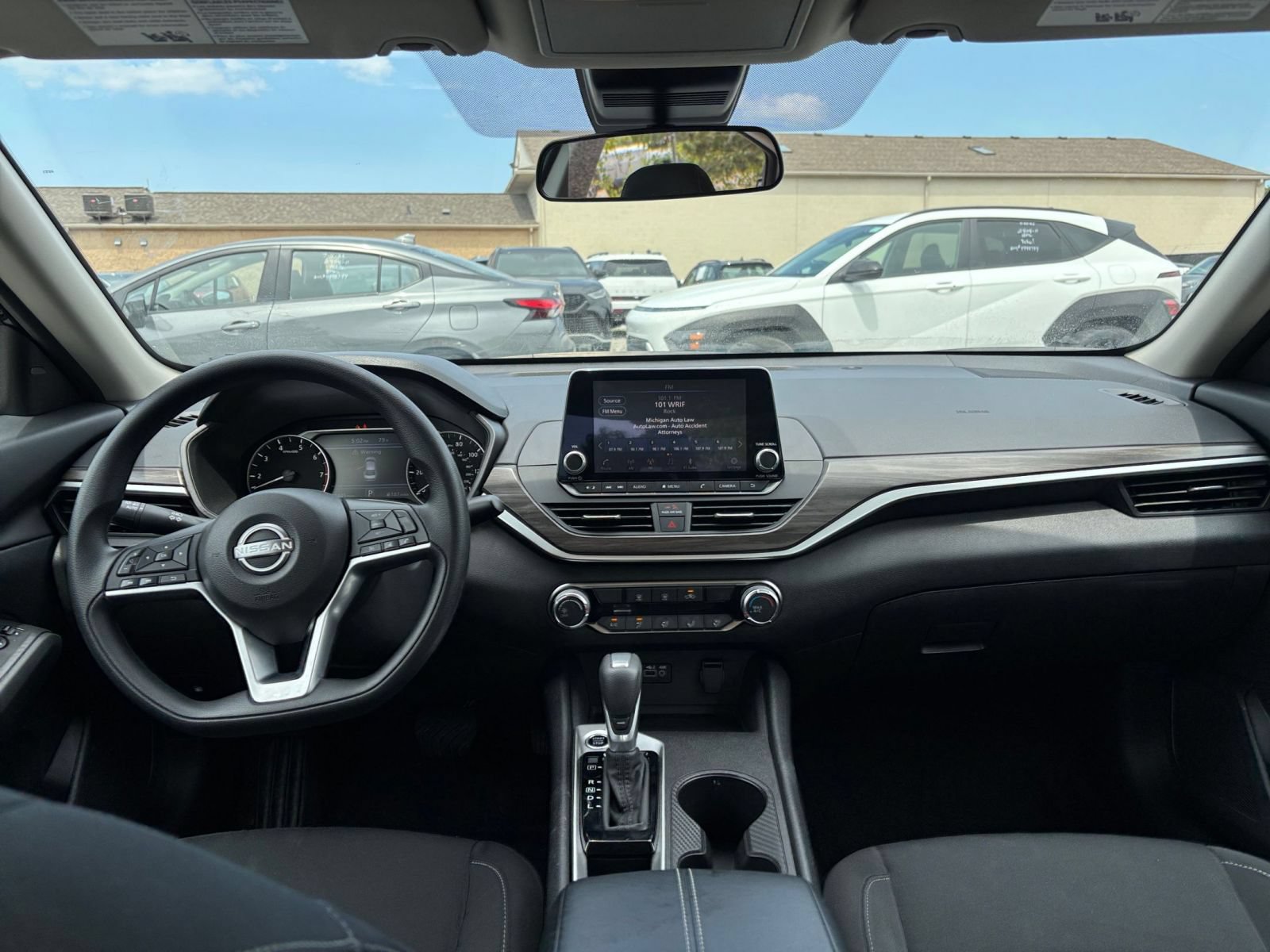 Thumbnail: 2025 Nissan Altima - 31