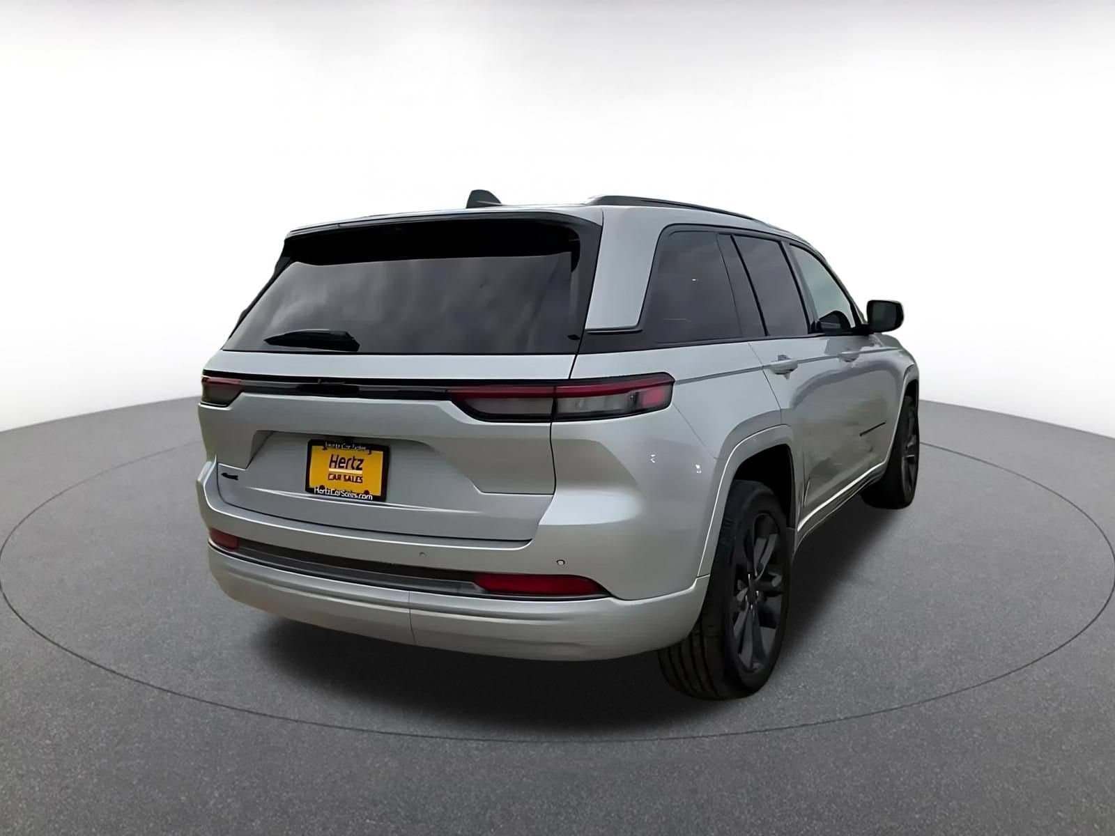 Thumbnail: 2026 Jeep Grand Cherokee - 13