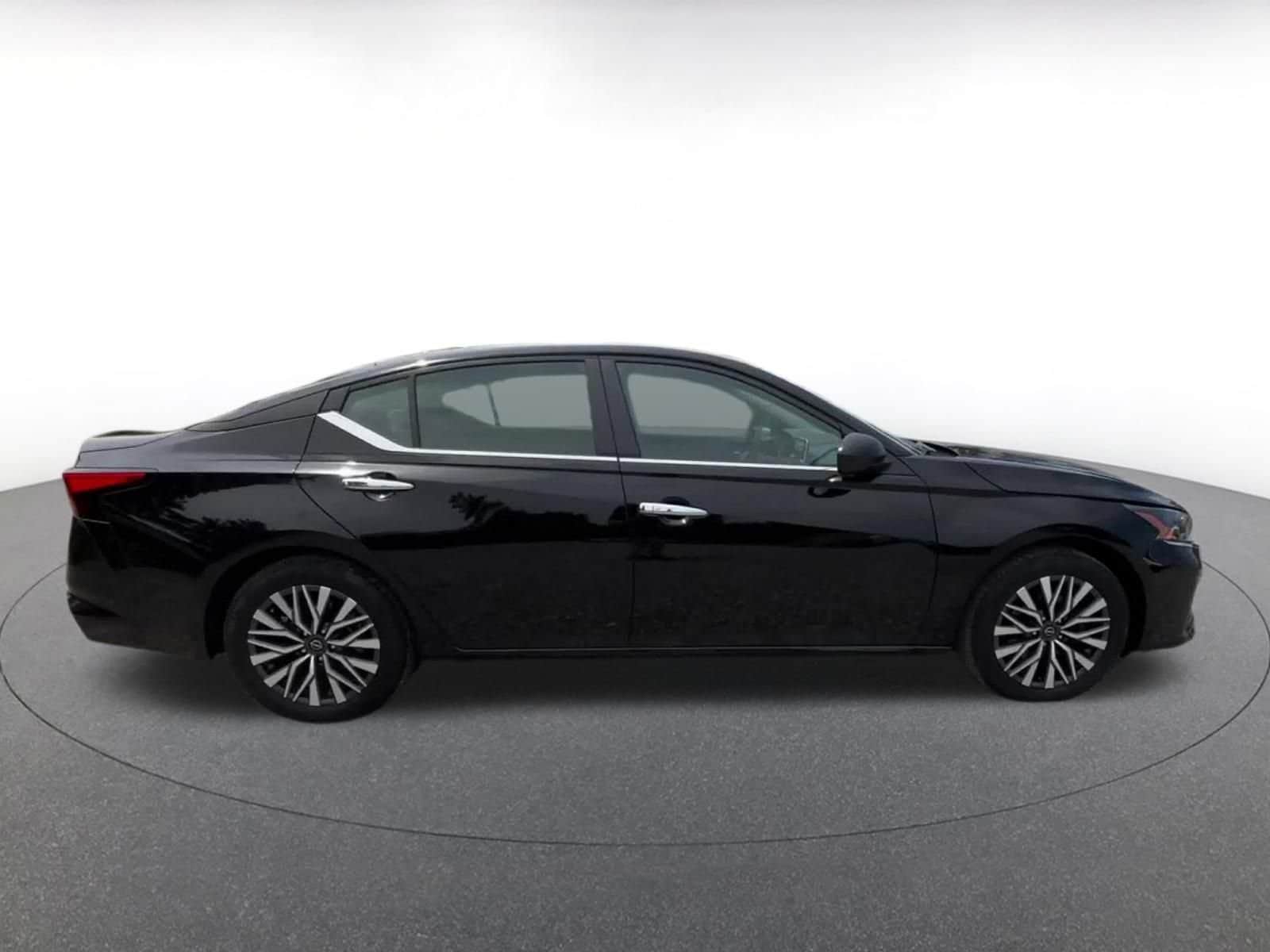 Thumbnail: 2025 Nissan Altima - 15